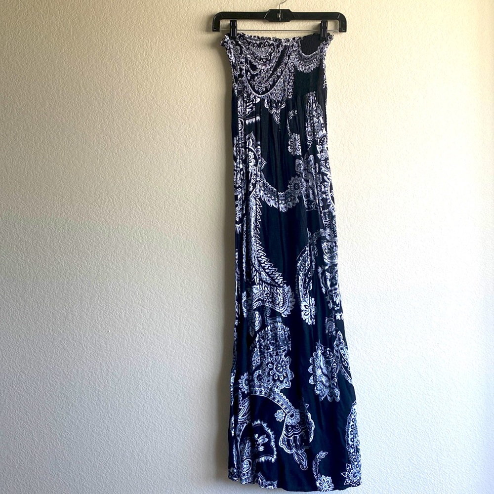 B&W Paisley Strapless Maxi dress - XS